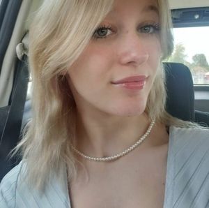 Meet your Posher, Abby